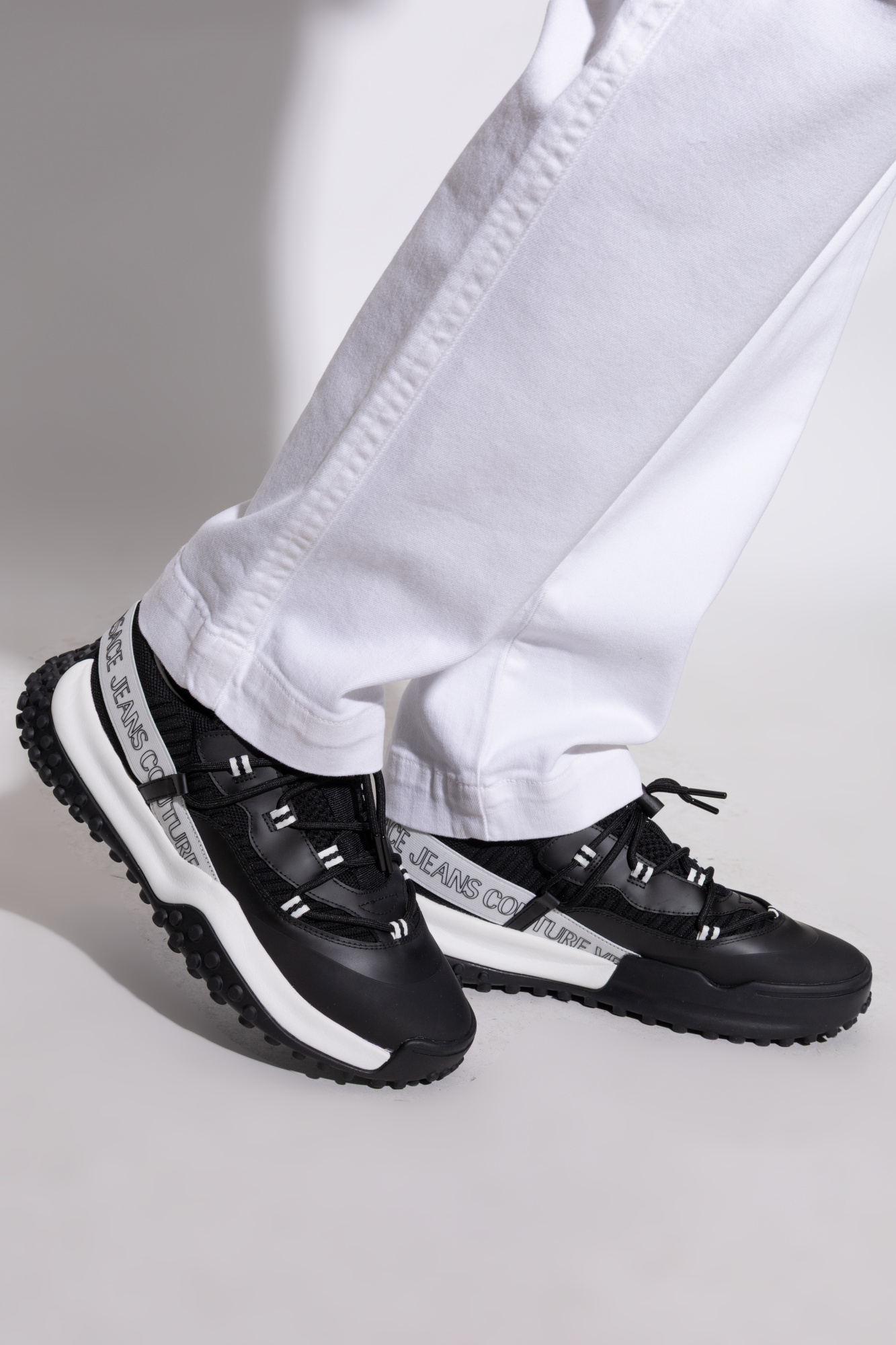 VERSACE｜SNEAKERS (Logo Hyber Trainer (78YA3SN2 ZSC69 00 Outline Barocco Hyber Sneakers | VERSACE US